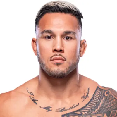 Brad Tavares Full face