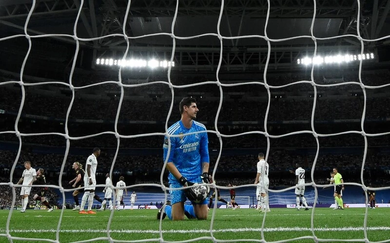 Thibaut Courtois Injury Casts Doubt on Real Madrid's Season