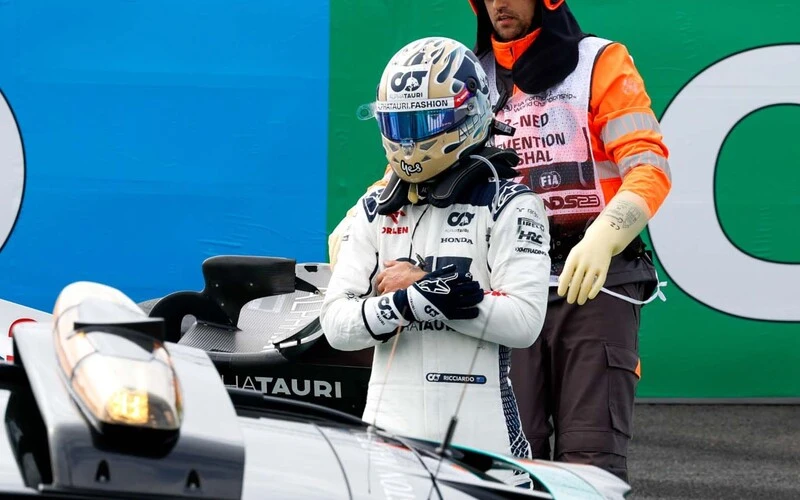 Daniel Ricciardo Hand Injury: Lawson Steps In for Dutch Grand Prix