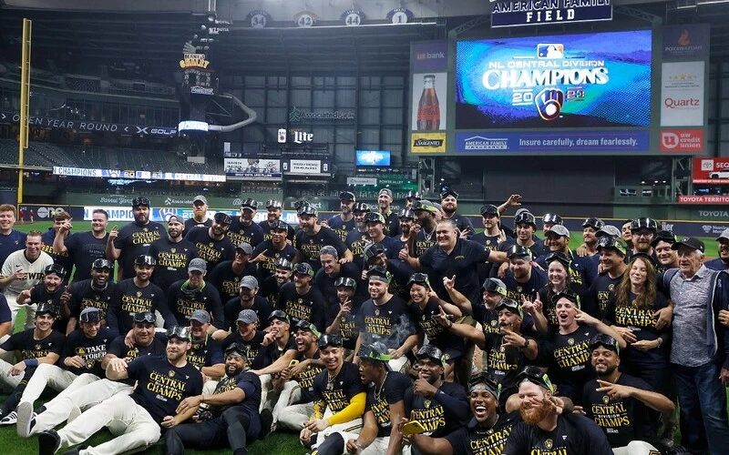 2023 MLB Playoff Picture: The Brewers Have Clinched The NL Central