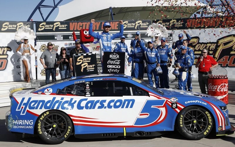 Larson the favorite for second straight win in Cup Series: 4EVER 400