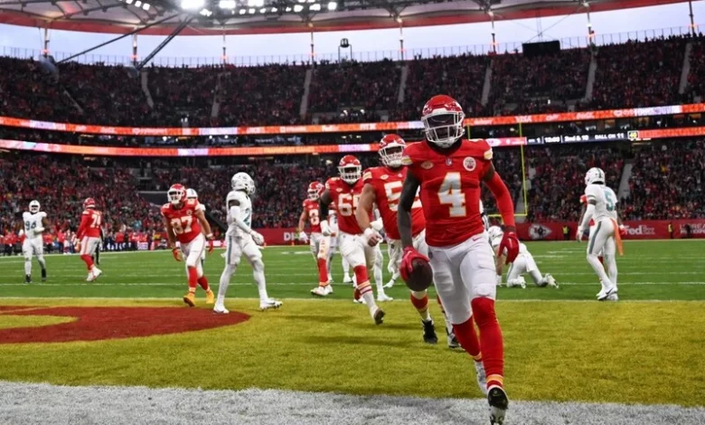 Can Chiefs Get Another Leg Up on Eagles in Super Bowl Rematch?