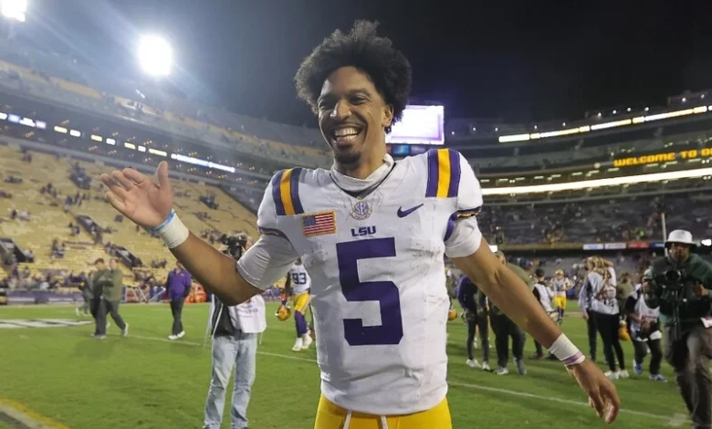 Crown LSU's Jayden Daniels With The Heisman Award