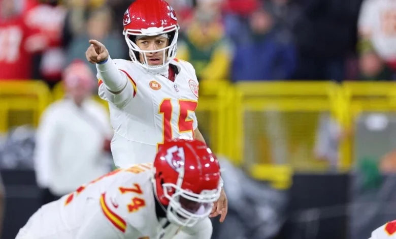Bills vs Chiefs Free Pick: Two Struggling Contenders Meet For One Last Time?