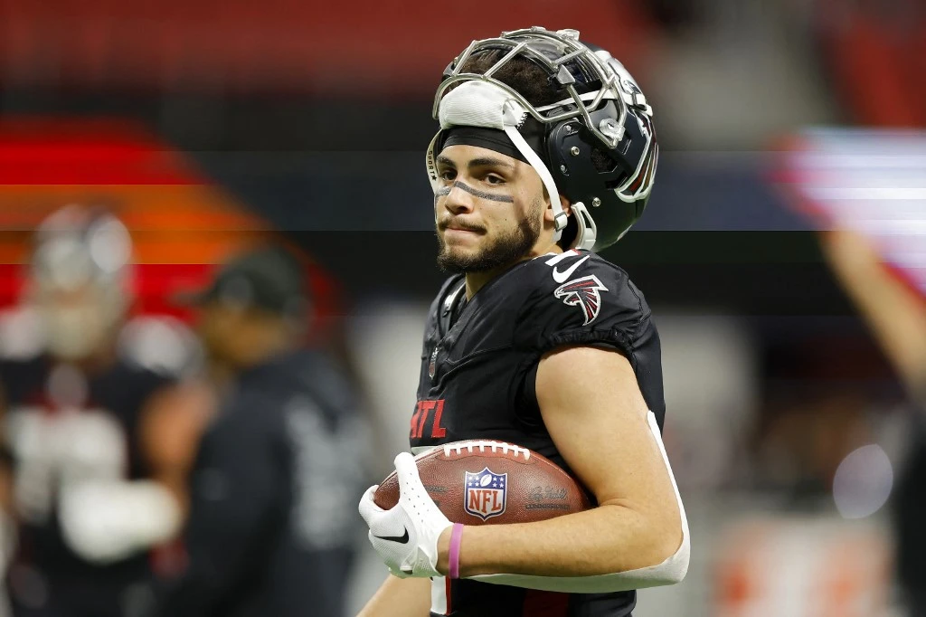 Drake London #5 of the Atlanta Falcons warms up prior to the game against the Indianapolis Colts at Mercedes-Benz Stadium on December 24, 2023 in Atlanta, Georgia.