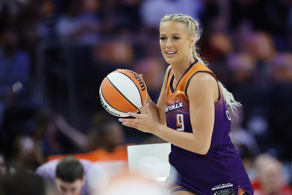 Olympic Gold Medalists On Mercury Face Off With Young Sky